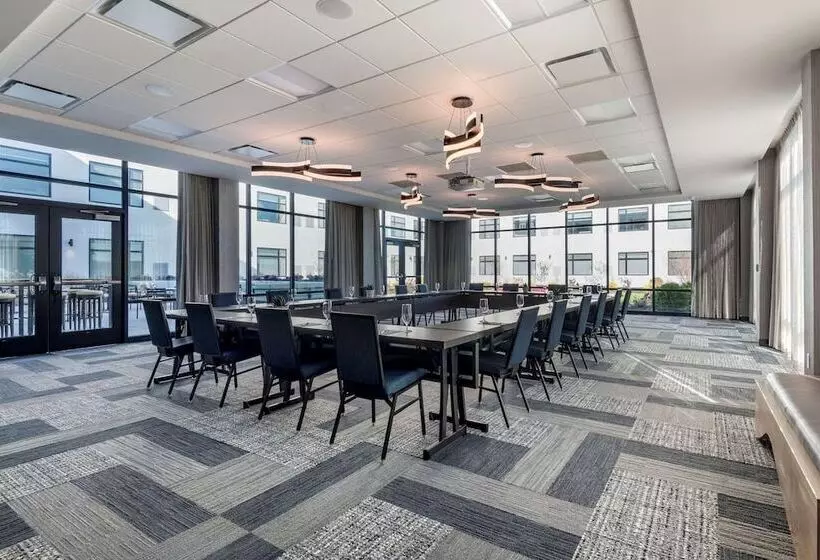 Cambria Hotel Portland Downtown Old Port