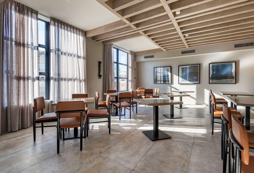 Cambria Hotel Portland Downtown Old Port