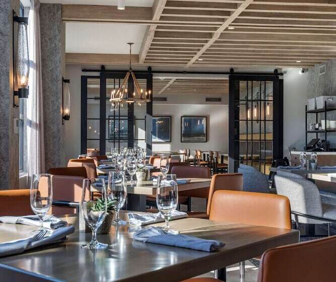 Cambria Hotel Portland Downtown Old Port