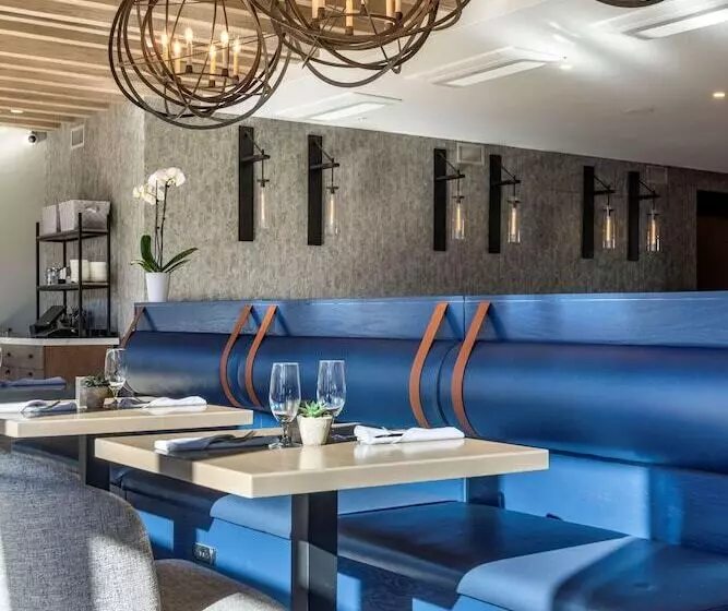 Cambria Hotel Portland Downtown Old Port