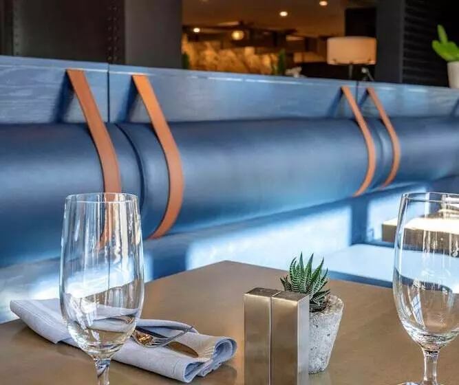 Cambria Hotel Portland Downtown Old Port