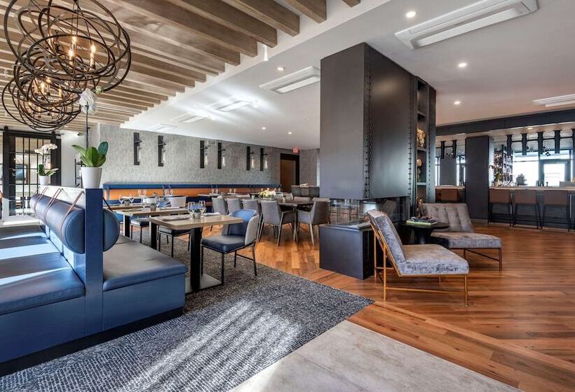 Cambria Hotel Portland Downtown Old Port