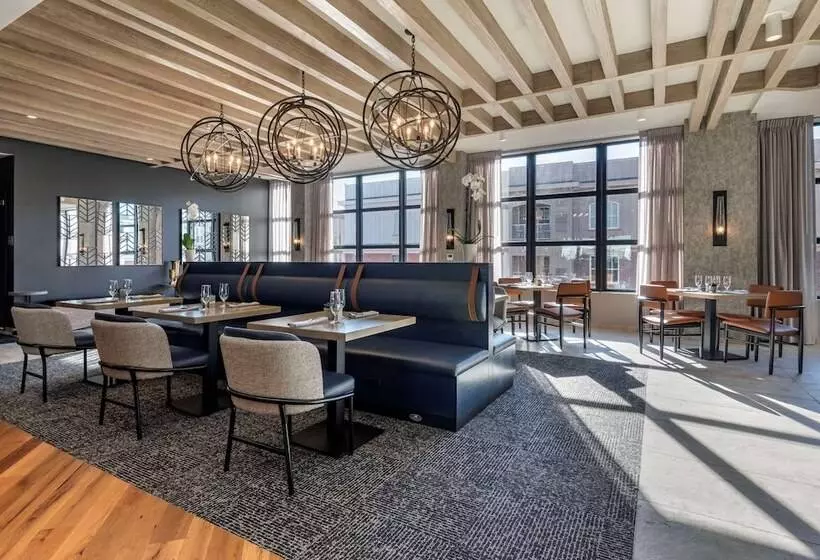 Cambria Hotel Portland Downtown Old Port