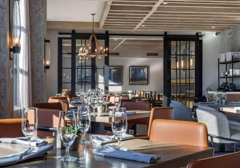 Cambria Hotel Portland Downtown Old Port