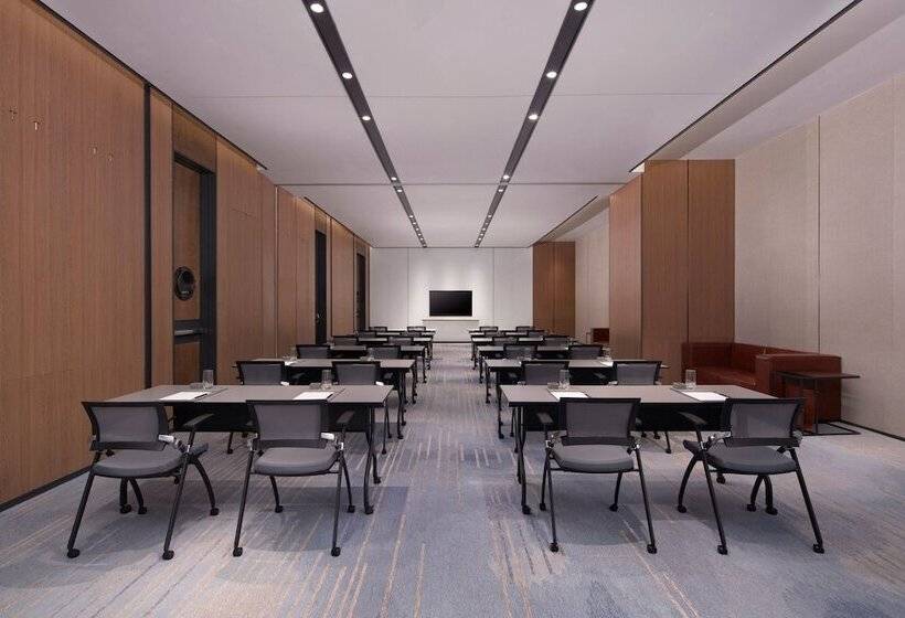 Hotel Four Points By Sheraton Tianjin National Convention And Exhibition Center