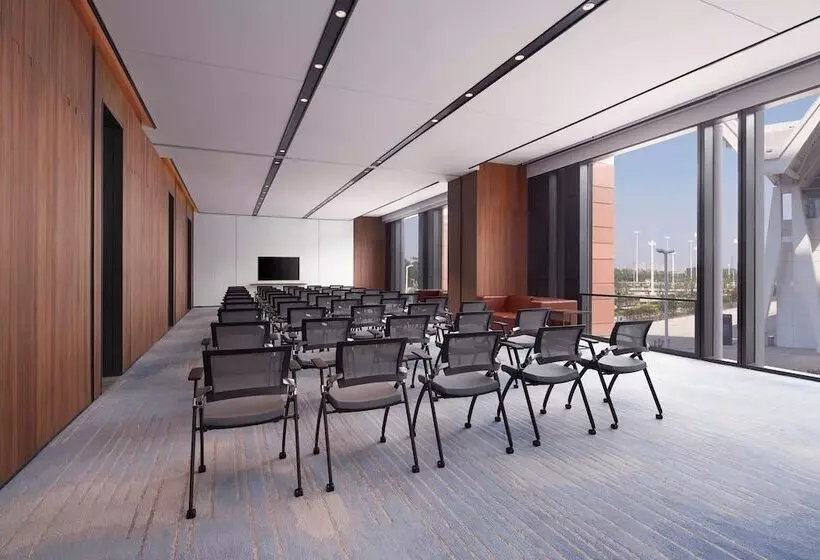 Hotelli Four Points By Sheraton Tianjin National Convention And Exhibition Center