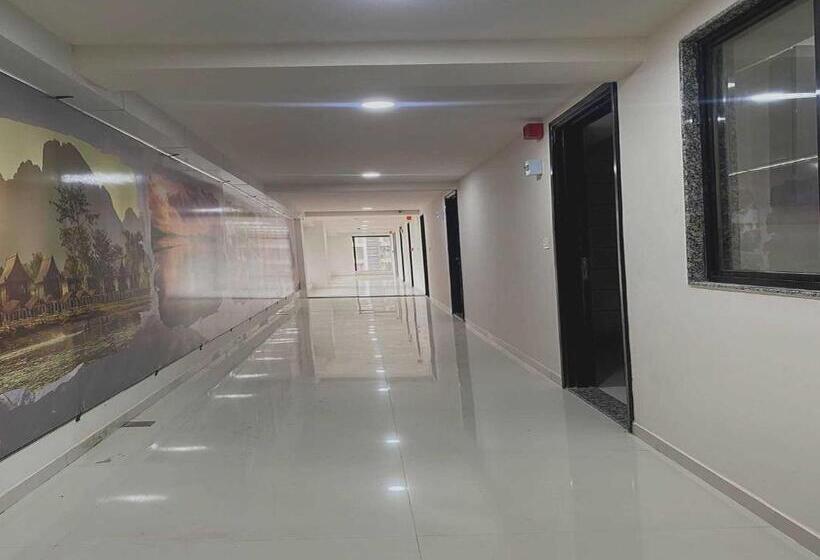 בית מלון כפרי Pop 91562 Park Palace