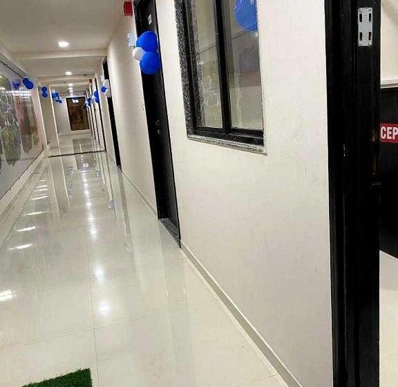 בית מלון כפרי Pop 91562 Park Palace