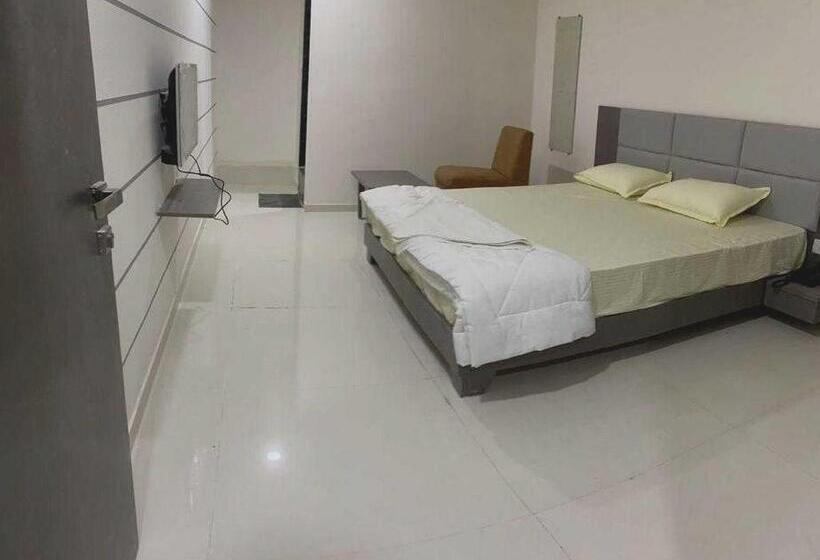 בית מלון כפרי Pop 91562 Park Palace