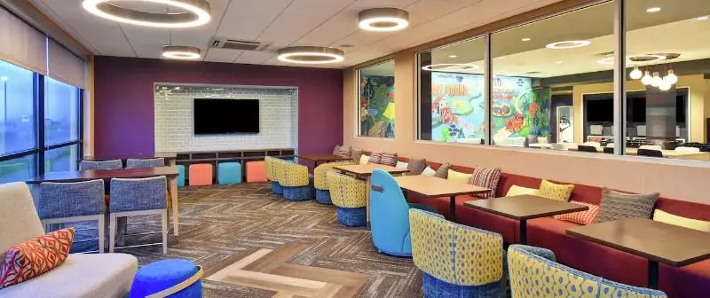 ホテル Tru By Hilton Indianapolis Lawrence, In