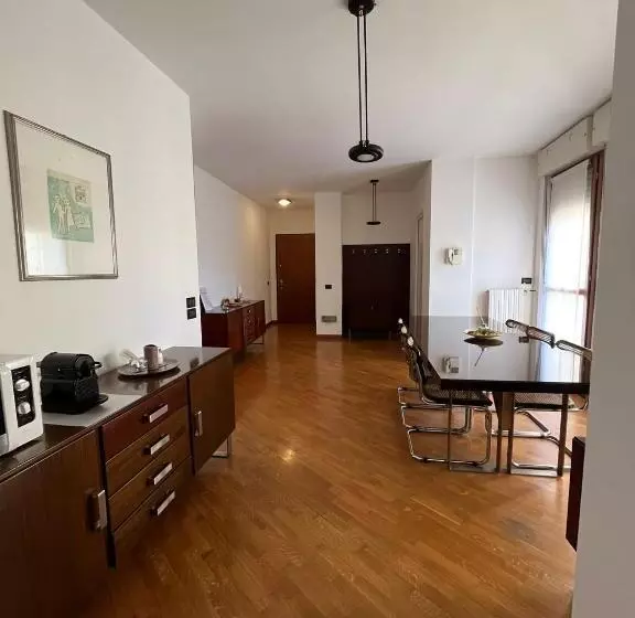 ペンション Bedandbreakfast Eni Torri Lombarde San Donato Bbqueen