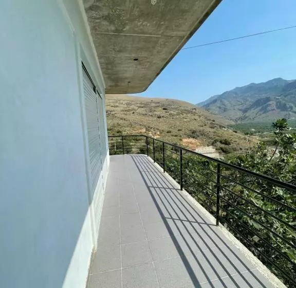 ペンション Qeparo Hill Apartments
