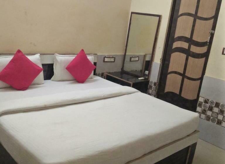 Pension (Hôtel basse catégorie) Tulsi Residency