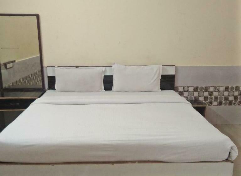 Pension (Hôtel basse catégorie) Tulsi Residency