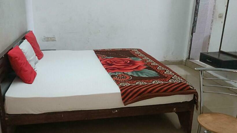 Pension (Hôtel basse catégorie) Tulsi Residency