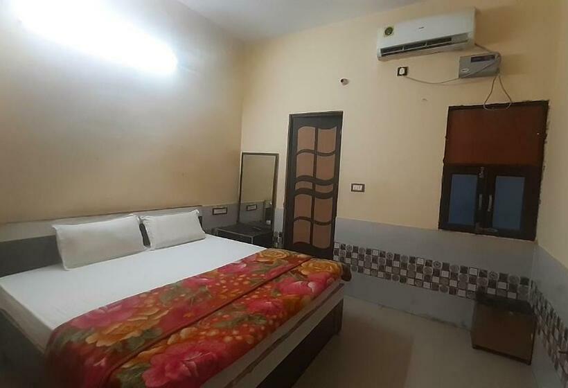 Pension (Hôtel basse catégorie) Tulsi Residency