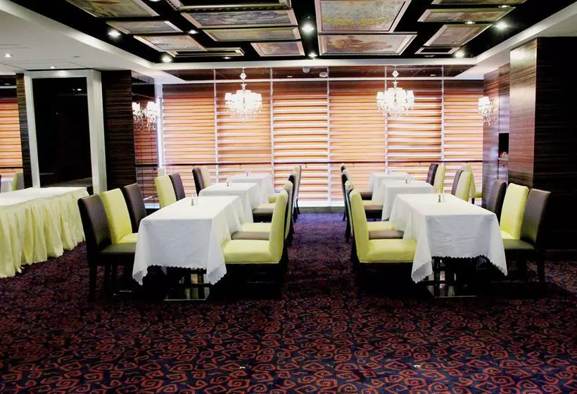 בית מלון כפרי Plainvim International Boutique