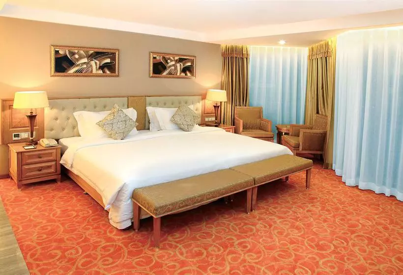 בית מלון כפרי Plainvim International Boutique