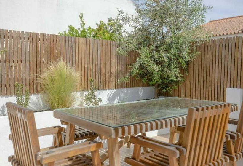 Bento Caraça Terrace