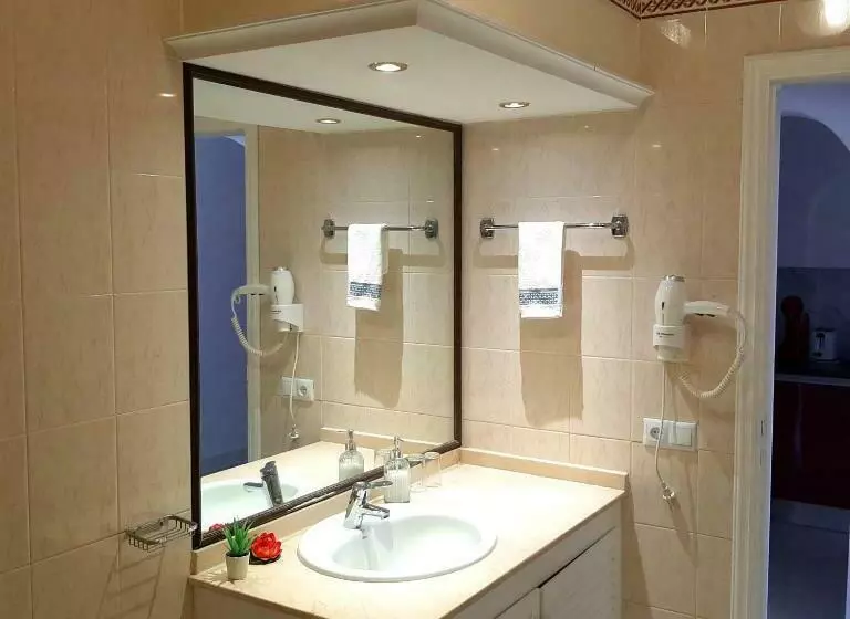 Elegant Style 3 Bedroom Brand New Apartment