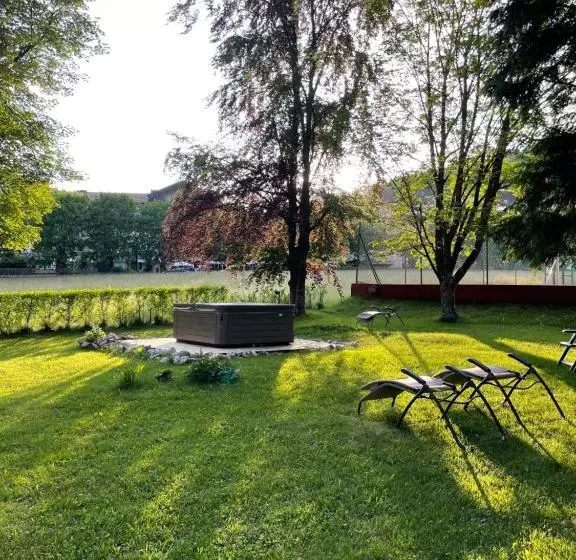 Hotelli Rech Hof Sayonara