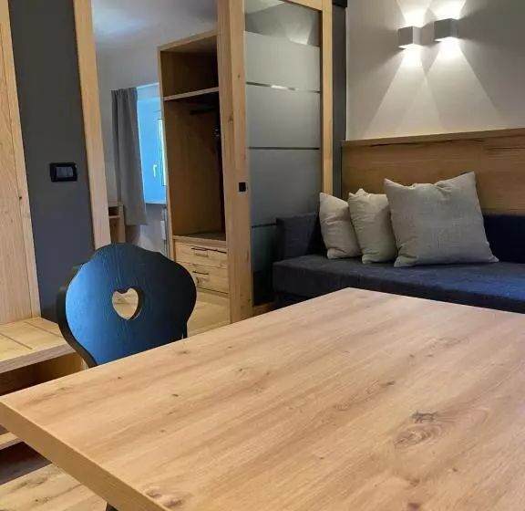 Hotelli Rech Hof Sayonara