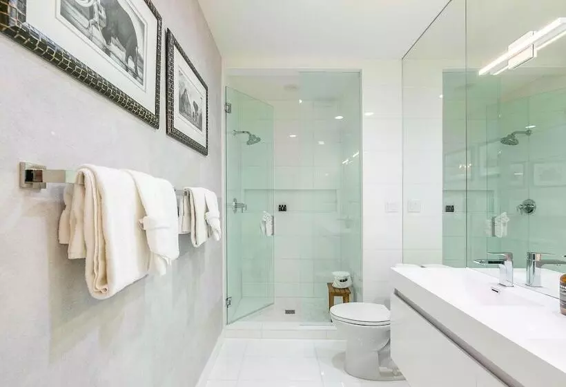 New San Juan 303 By Avantstay Modern Penthouse W Deck Overlooking Main Street