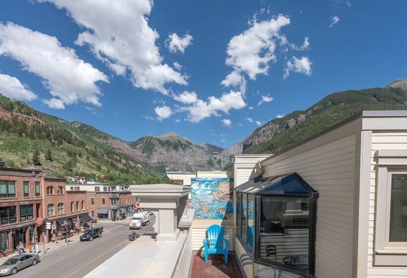 New San Juan 303 By Avantstay Modern Penthouse W Deck Overlooking Main Street