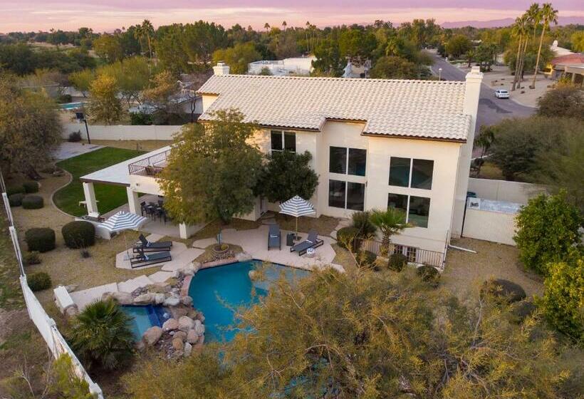 Sandstone By Avantstay Spacious Desert Oasis W/ Pool, Bball Crt & Movie Room!