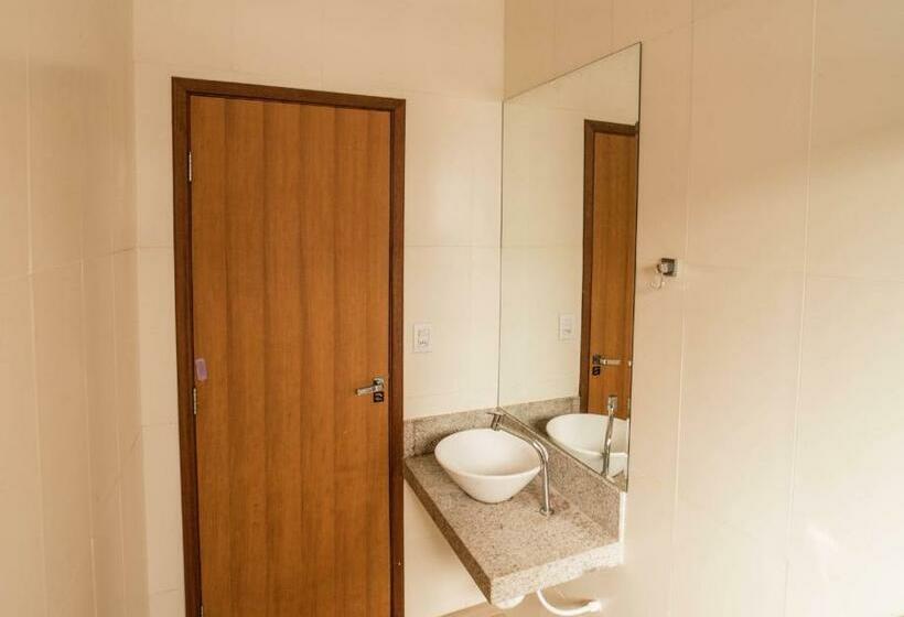 Casa De Campo Com Piscina Cascata Artificial