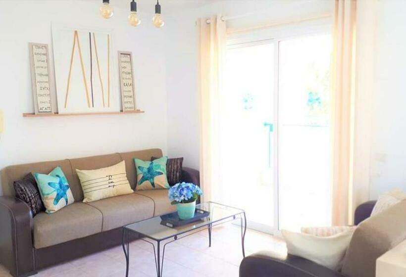 Pafia Modern Apartment