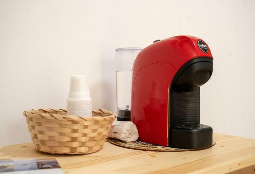 Пансион L Angolo Di Acitrezza