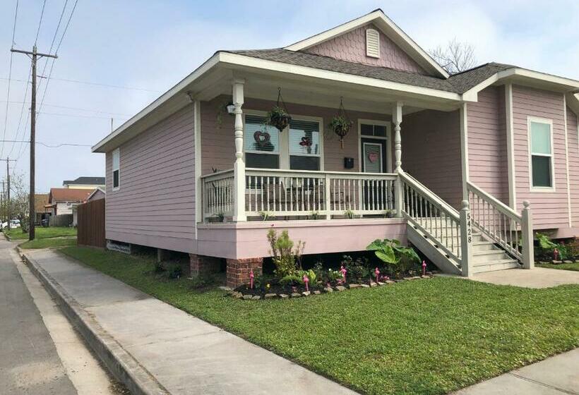 The Dusty Rose Château