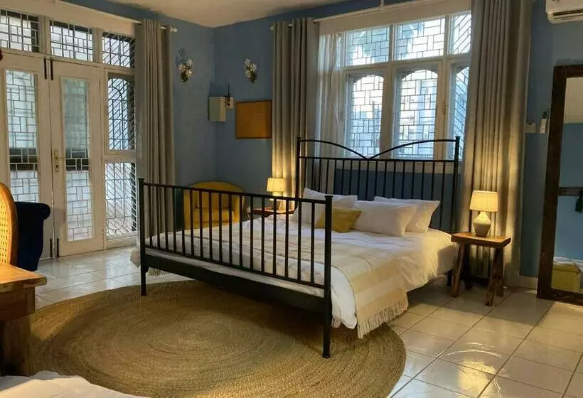 The Place To B&b   The Poolhouse