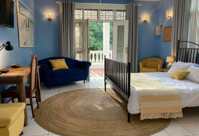 The Place To B&b   The Poolhouse
