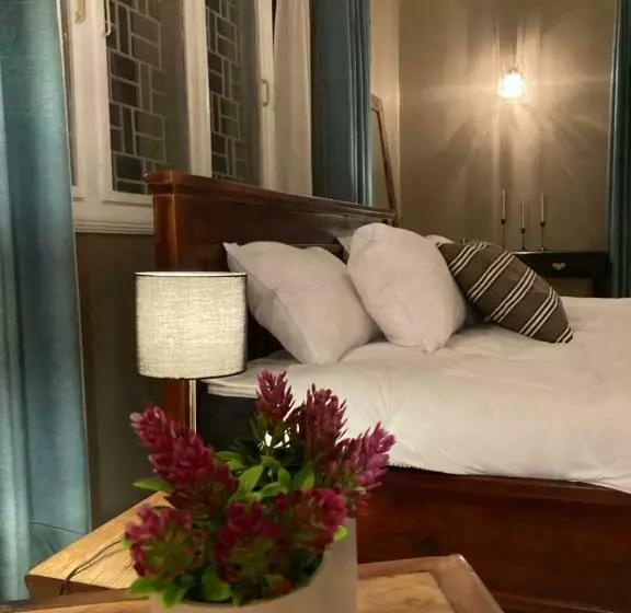 The Place To B&b   The Poolhouse