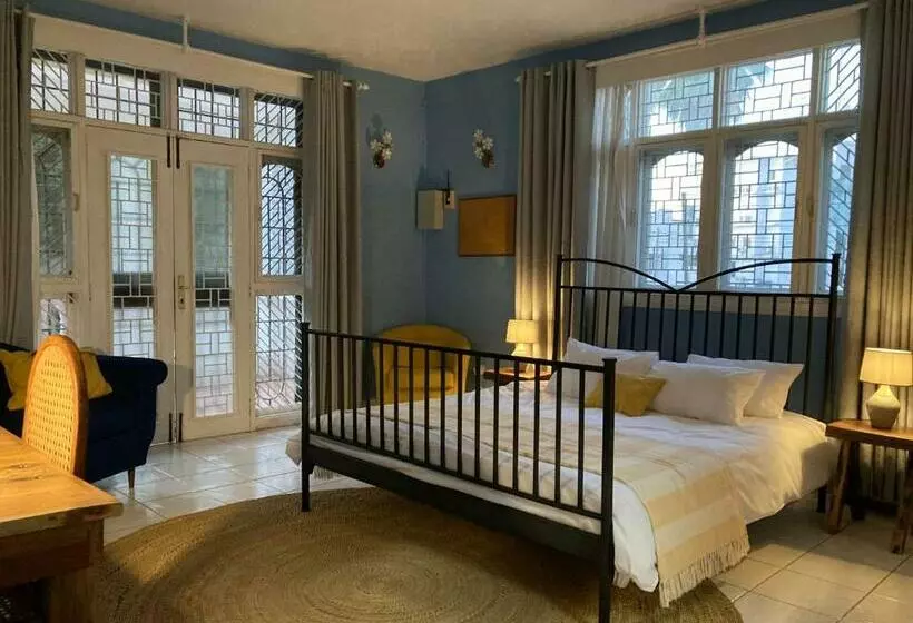 The Place To B&b   The Poolhouse