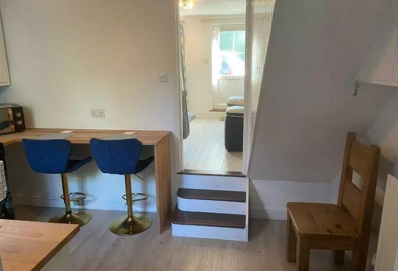 Woodbridge Cosy Little 2 Bed Cottage