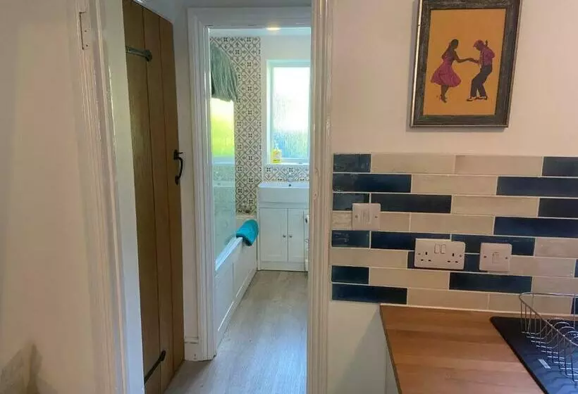 Woodbridge Cosy Little 2 Bed Cottage