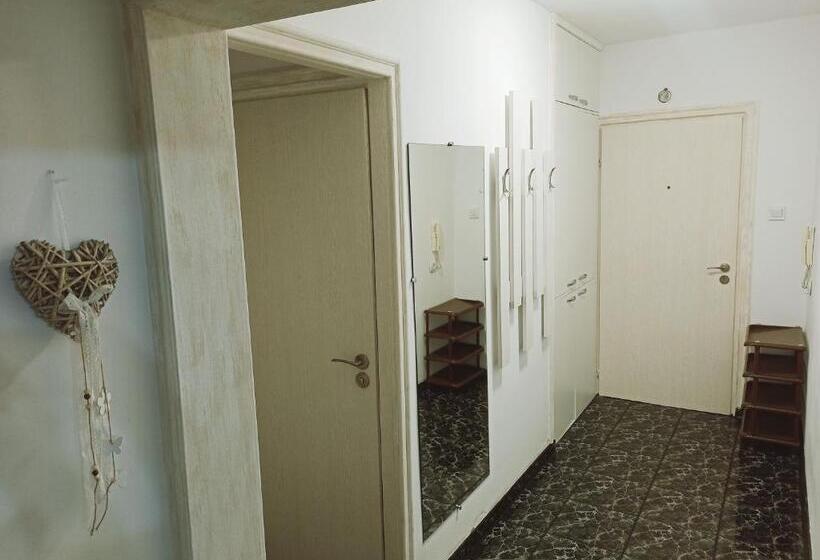 апартамент арена бургас 5+1 човека