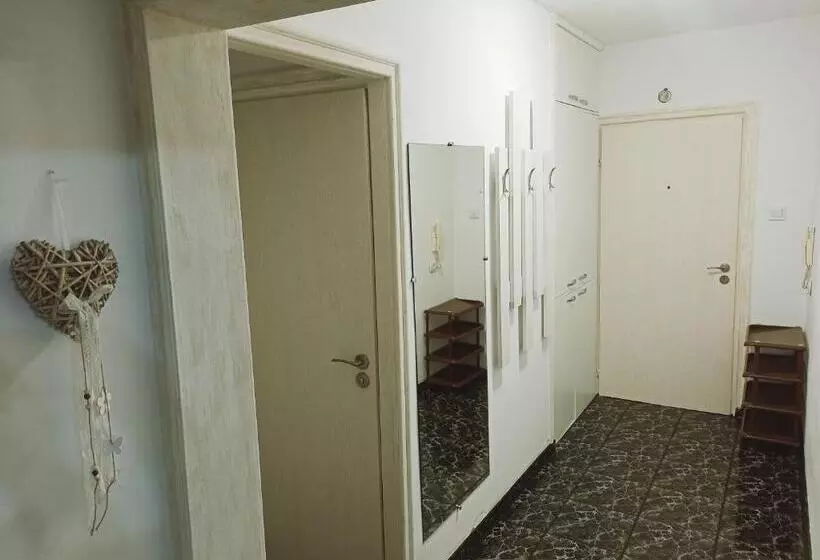 апартамент арена бургас 5+1 човека