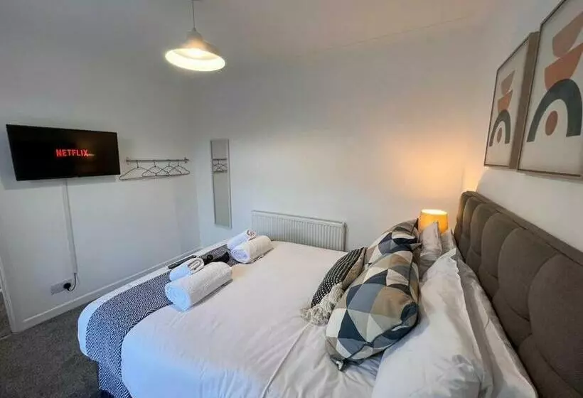 Bridge Place Spacious Home With Plenty Of Beds!