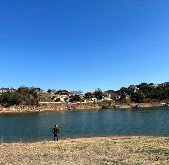 Elegant 1br 1ba Tiny Home/free Parking/ Near Lake