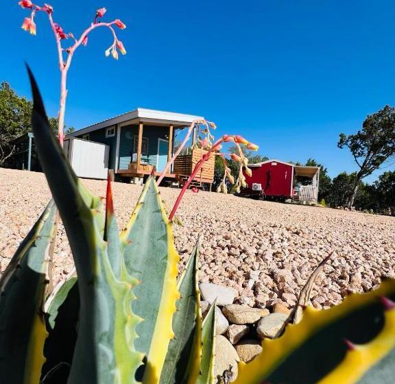 Elegant 1br 1ba Tiny Home/free Parking/ Near Lake