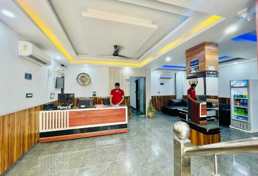 Fabhotel Garden View