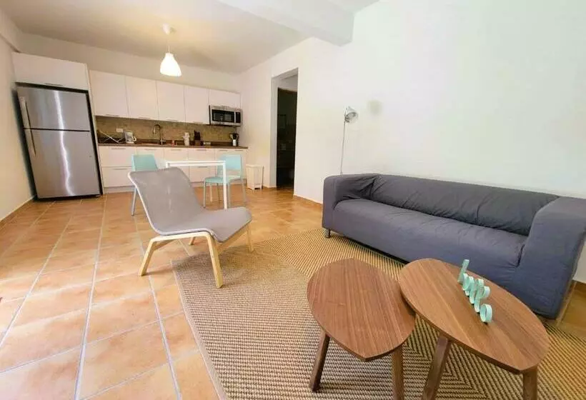 هتل Casa Al Mare #3  1 Bdr   4 Min Walk To Sandy Beach
