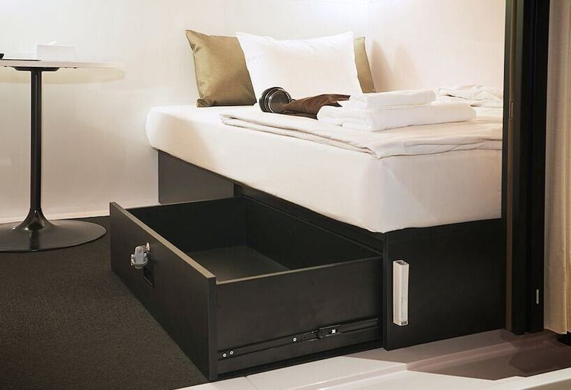 هتل کپسول First Cabin Nishi Umeda