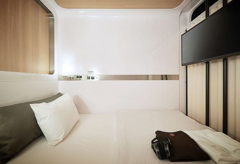 هتل کپسول First Cabin Nishi Umeda