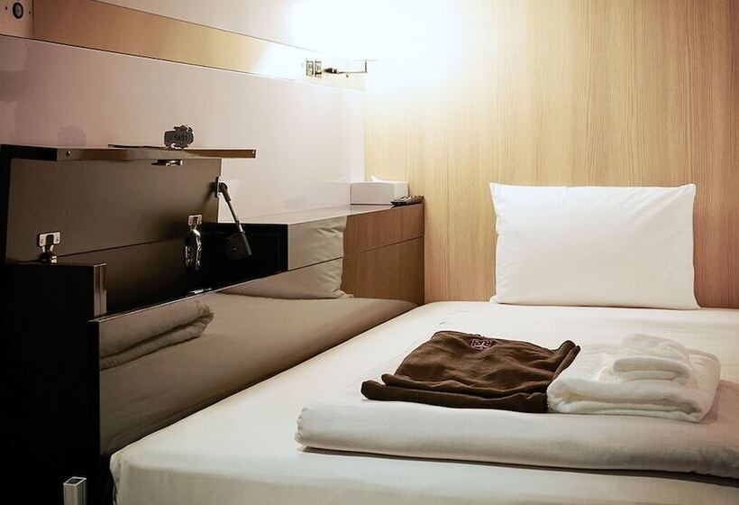 هتل کپسول First Cabin Nishi Umeda