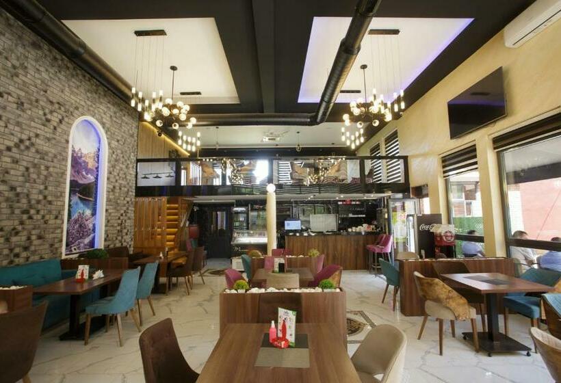 مُتل B H B Apartmani